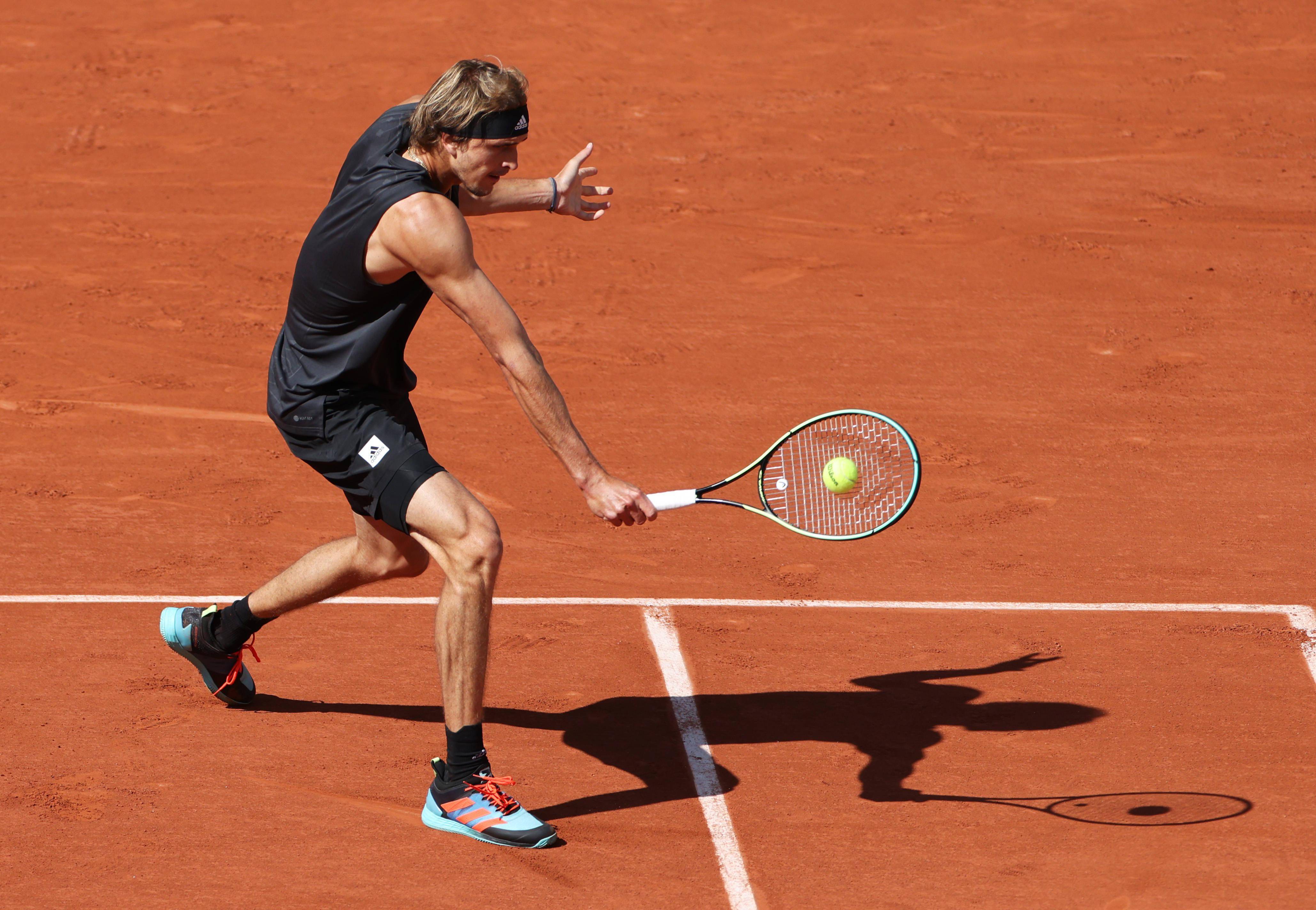 意大利网球队逆转法国网球队,兹维列夫完成帽子戏法 意大利网球队逆转法国网球队,兹维列夫完成帽子戏法