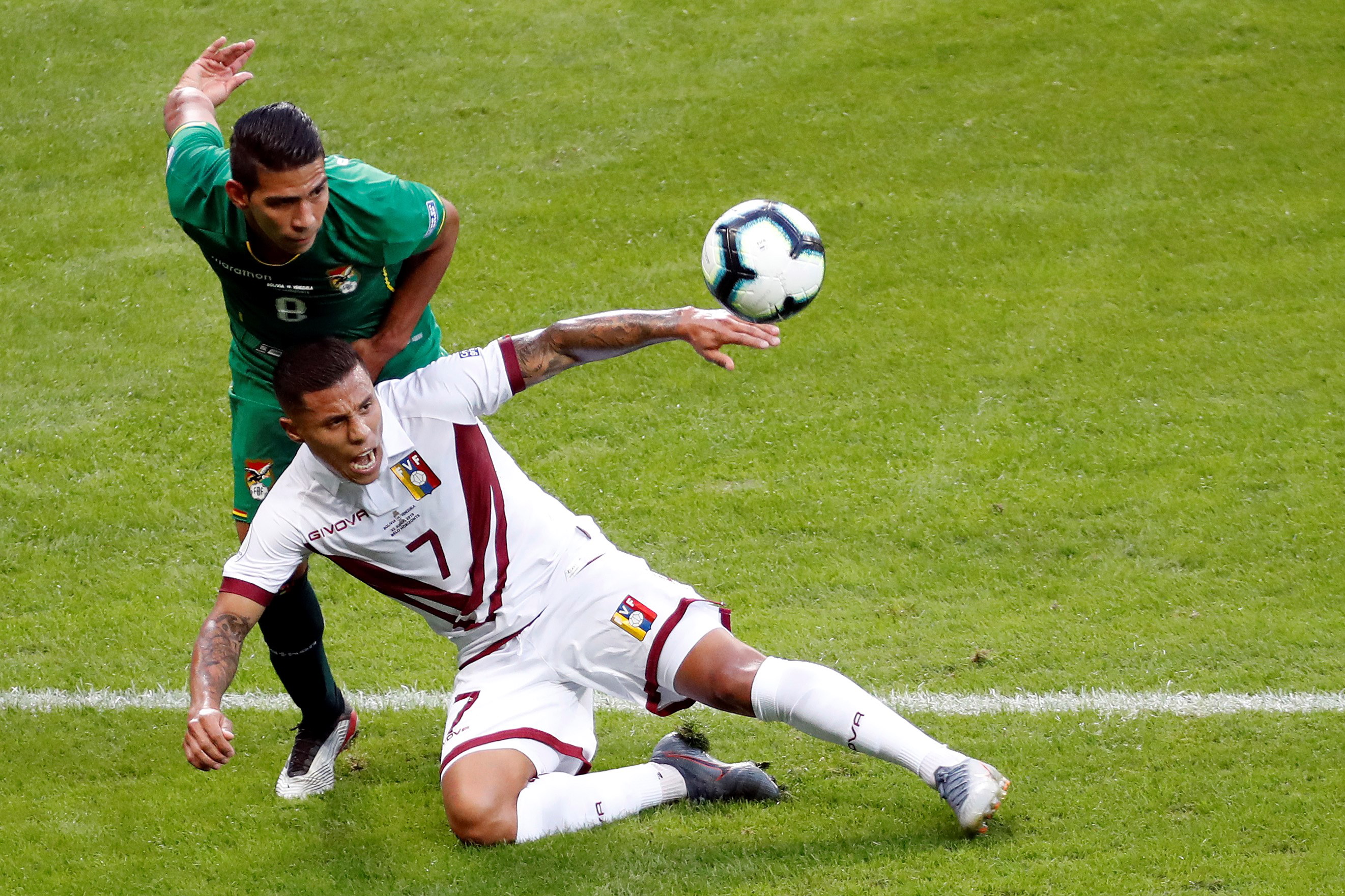 关于加拿大队年轻球员荣获美洲足球新秀奖的信息 关于加拿大队年轻球员荣获美洲足球新秀奖的信息