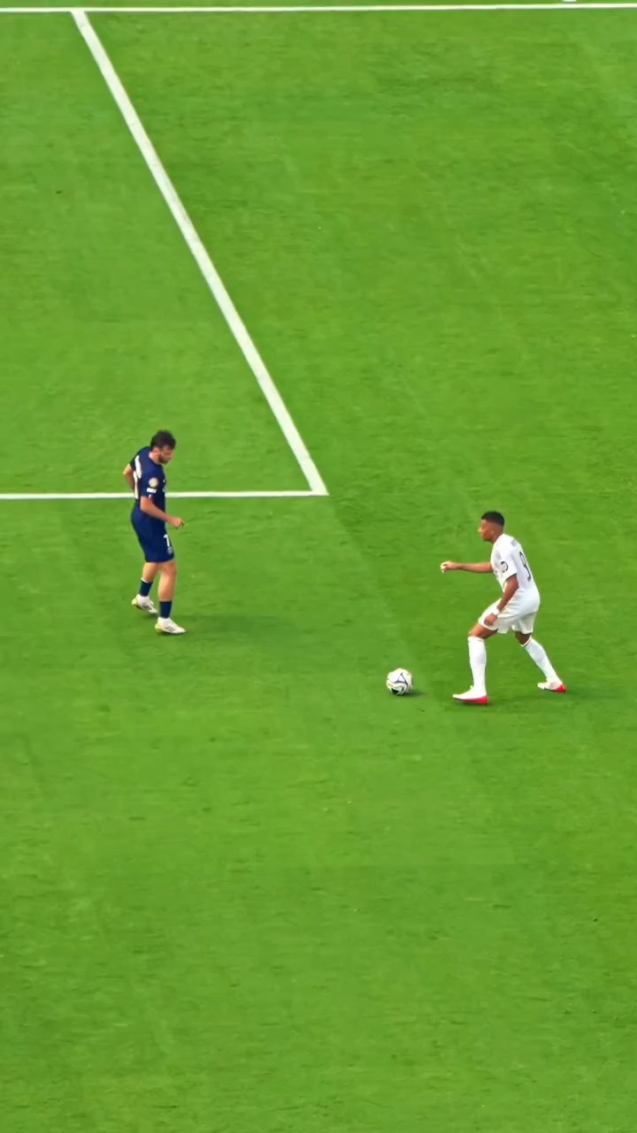 开云体育直播-赫拉克利斯PK巴伦西亚,双方拼尽全力