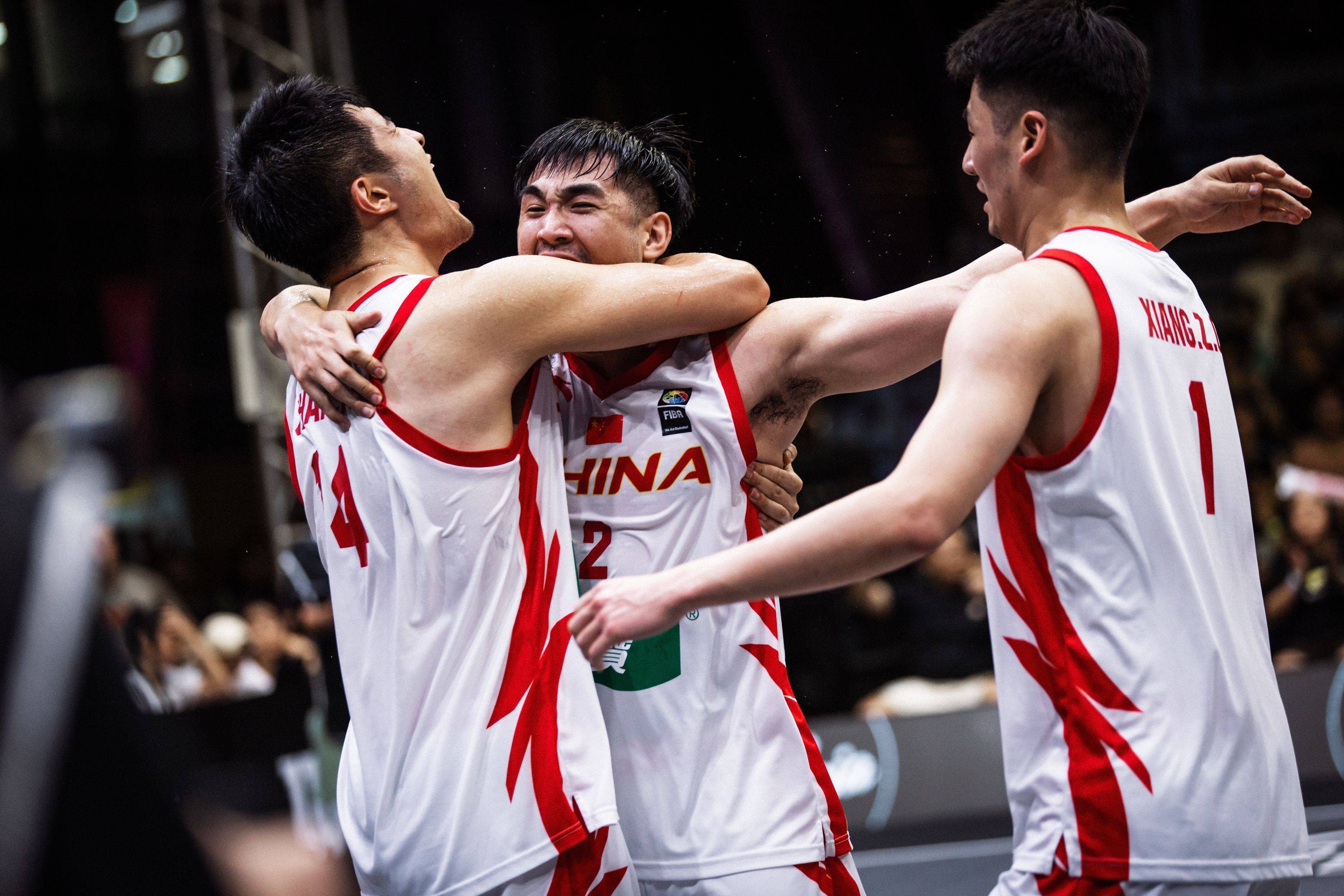 开云足球直播-国内篮球职业比赛近期球队备战情绪高涨的简单介绍