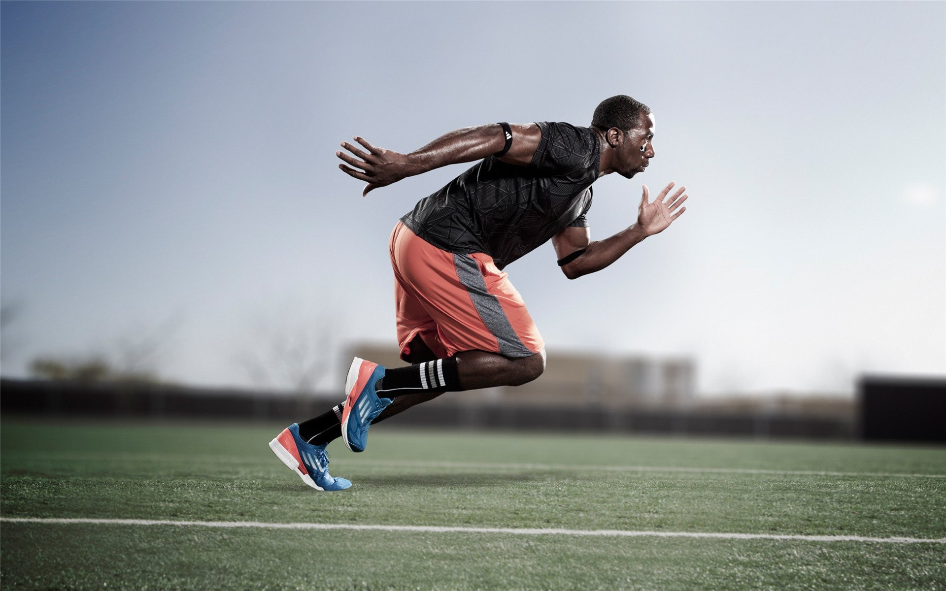 姆巴佩一锤定音，拜仁险胜皇马，新时代巨星在伯纳乌加冕