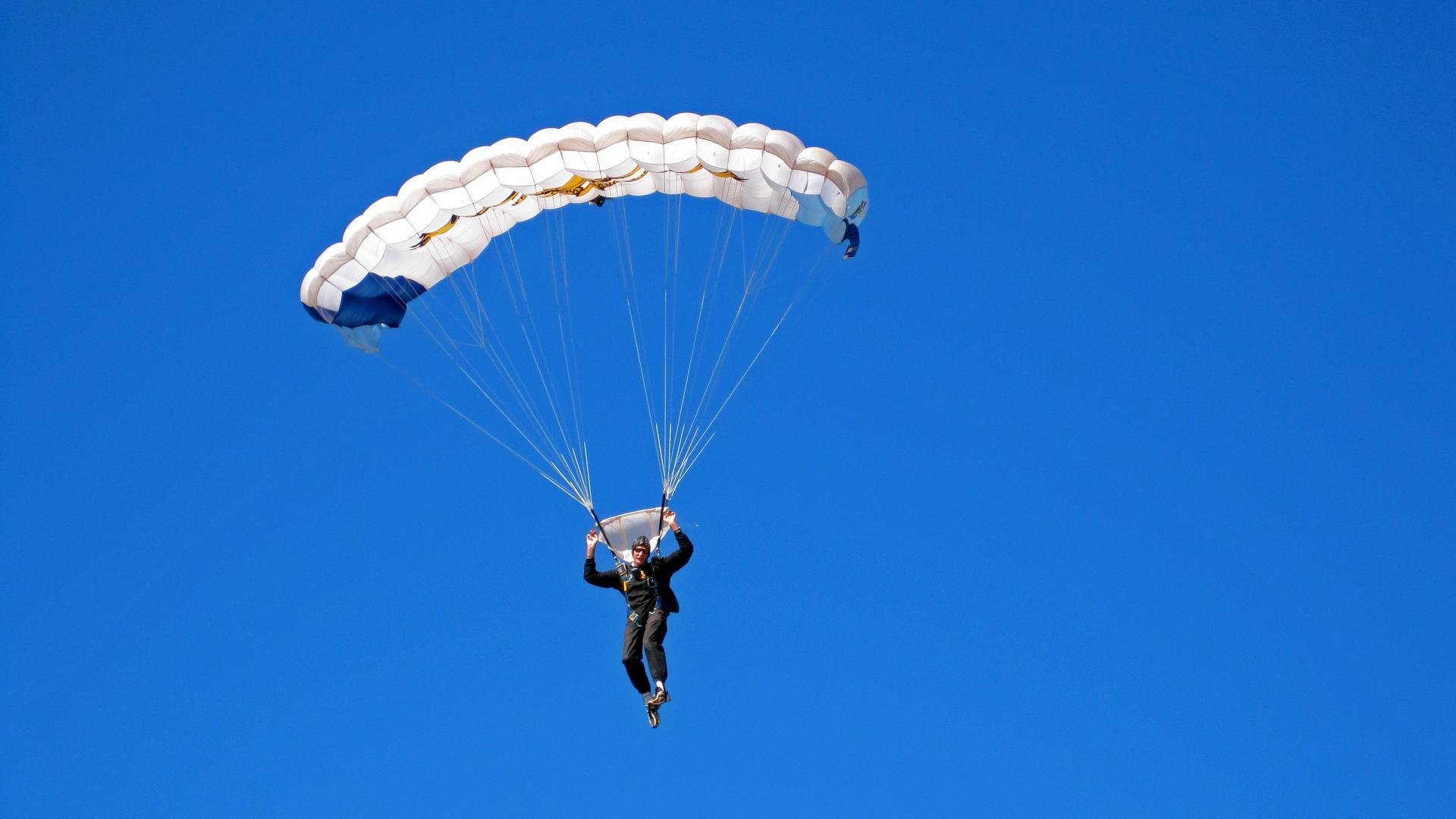 开云下载-绝境中的钢铁之心，天津队惊天翻盘太阳，伦纳德惊艳四座